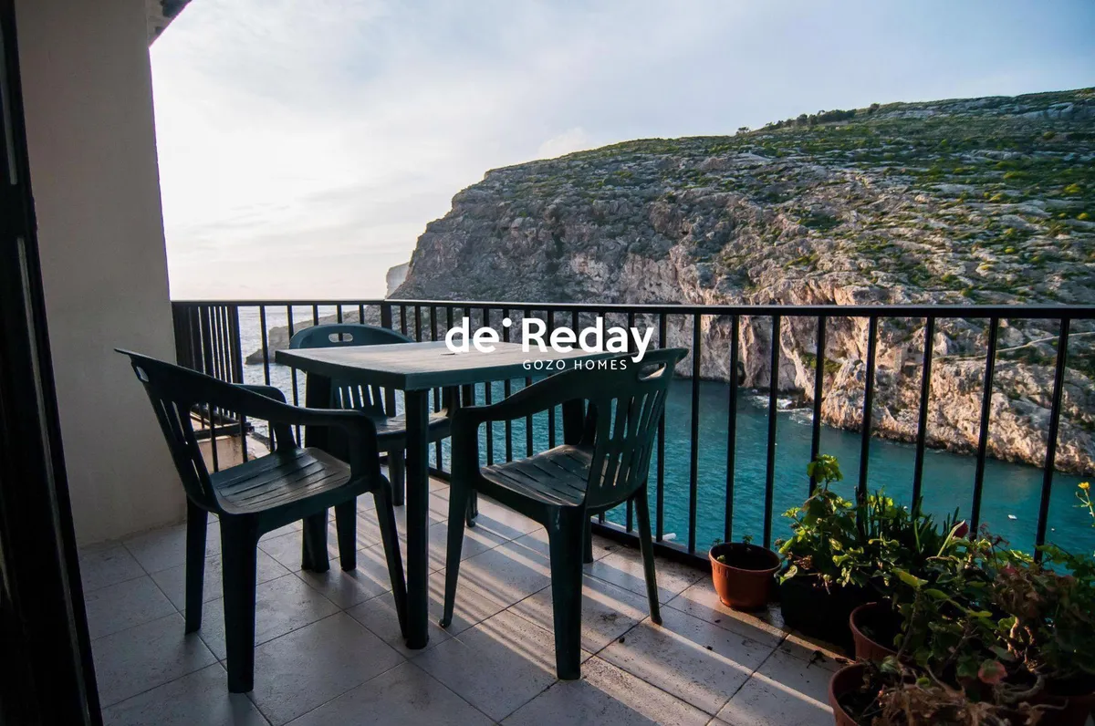 Lovely 2 Bedroom Apartment with Open Sea Views