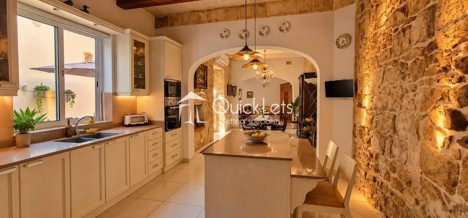 3 bedroom HOUSE OF CHARACTER IN TARXIEN