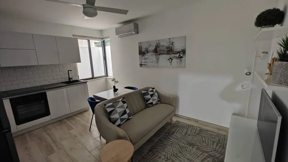 1 bedroom maisonette, Qawra