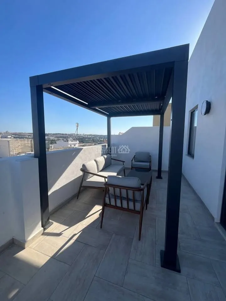 2 bedroom penthouse for rent in Marsa