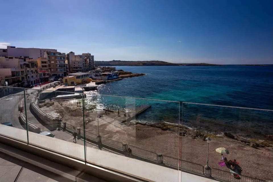 Highly Finished 2 Bedroom Seafront Apartment in Bugibba