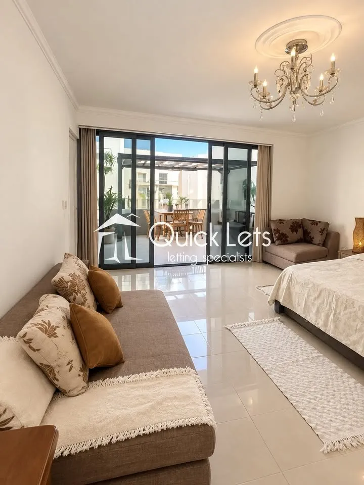 Bright Studio Penthouse with Huge Terrace in Gżira