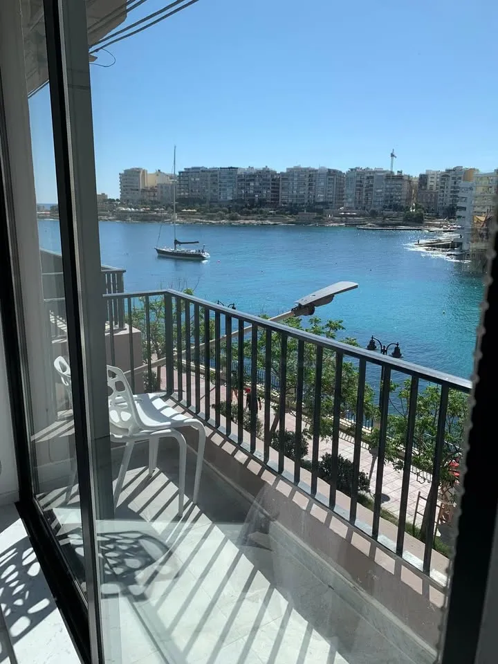 ST JULIANS SEA FRONT APARTMENT