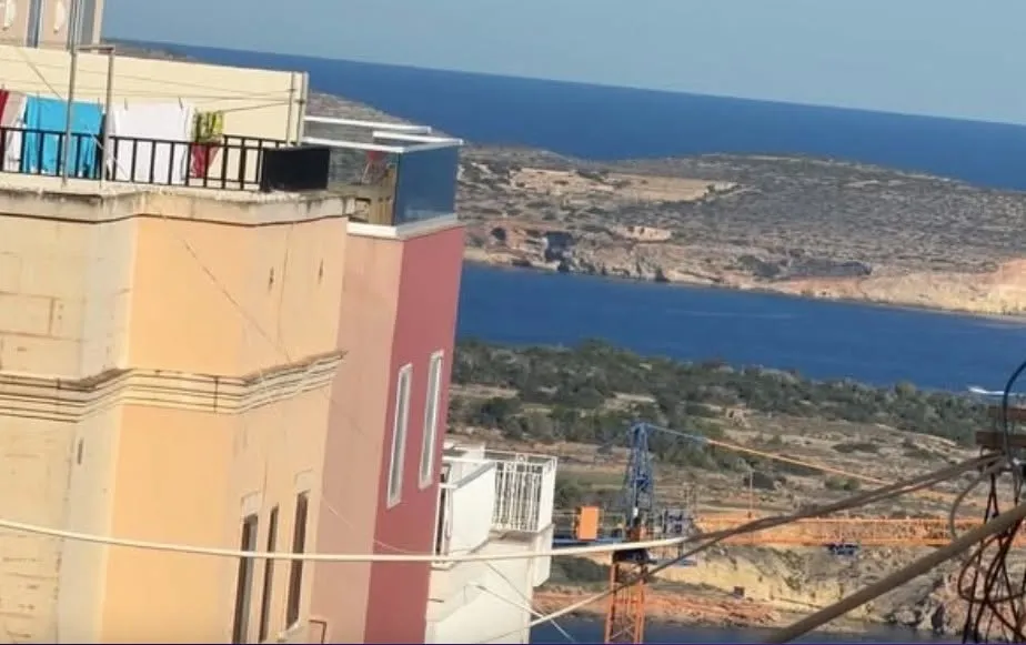 Mellieha Modern Apartment : Recently refurbished