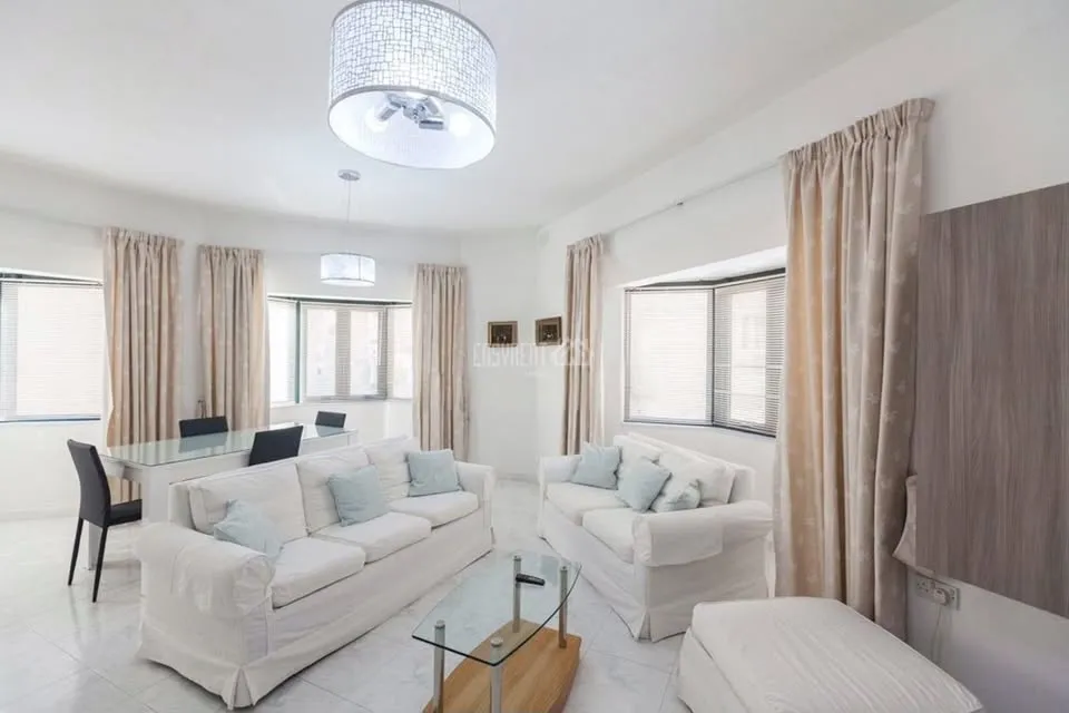 Spacious and modern 3 bedroom apartment in Sliema