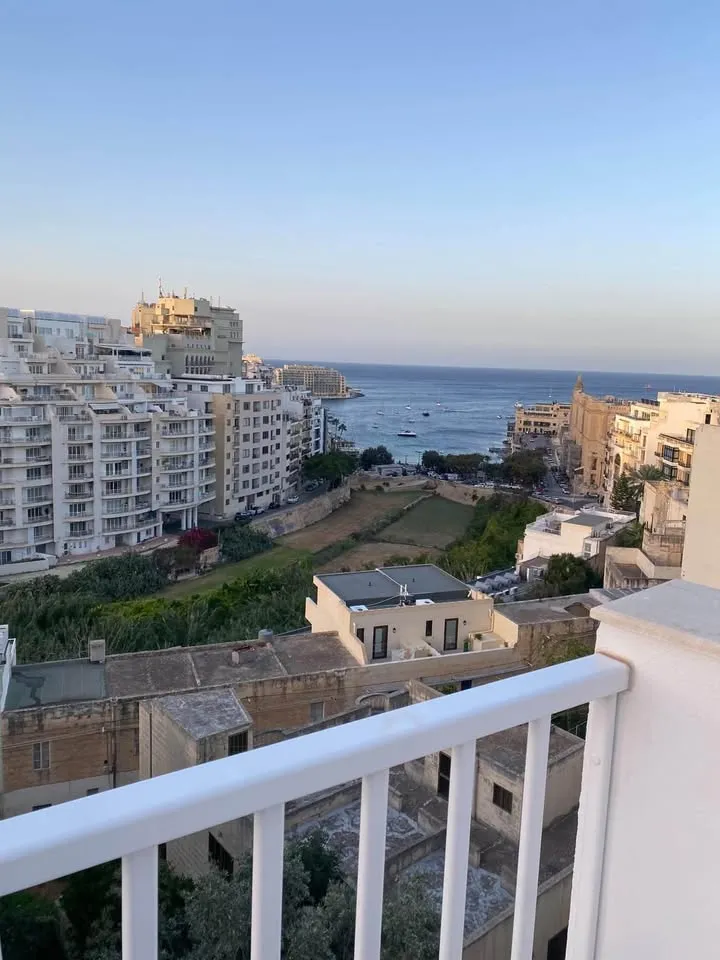 Modern Apartment in Sliema / Ballutta