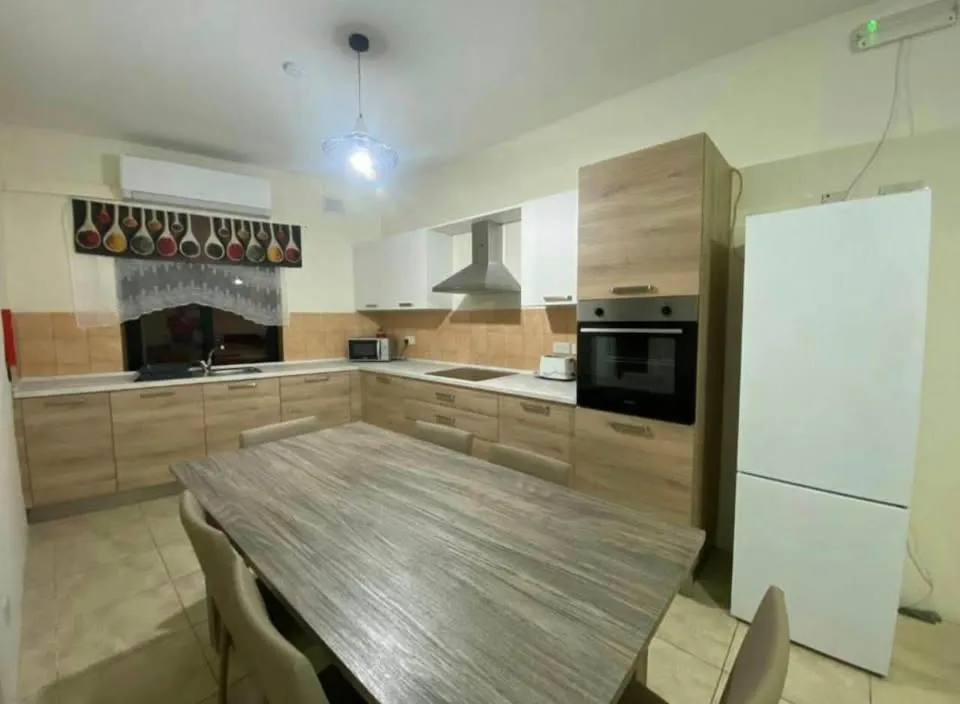 Spacious 3 bedroom 2 bath maisonette with yard in Qrendi. Pet friendly.