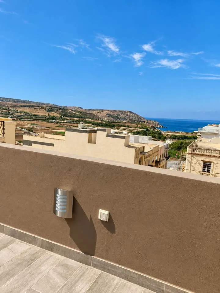 Spacious & Highly finished 3-bedroom penthouse in Manikata