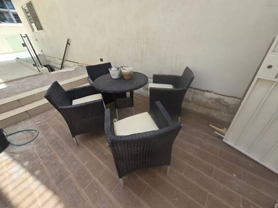 Qawra 2 bedrooms, Ac, Semi basement