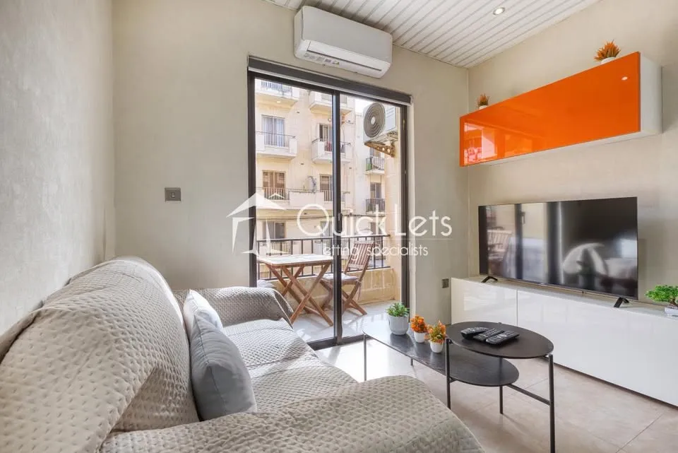 Modern 2 Bedroom Short Let