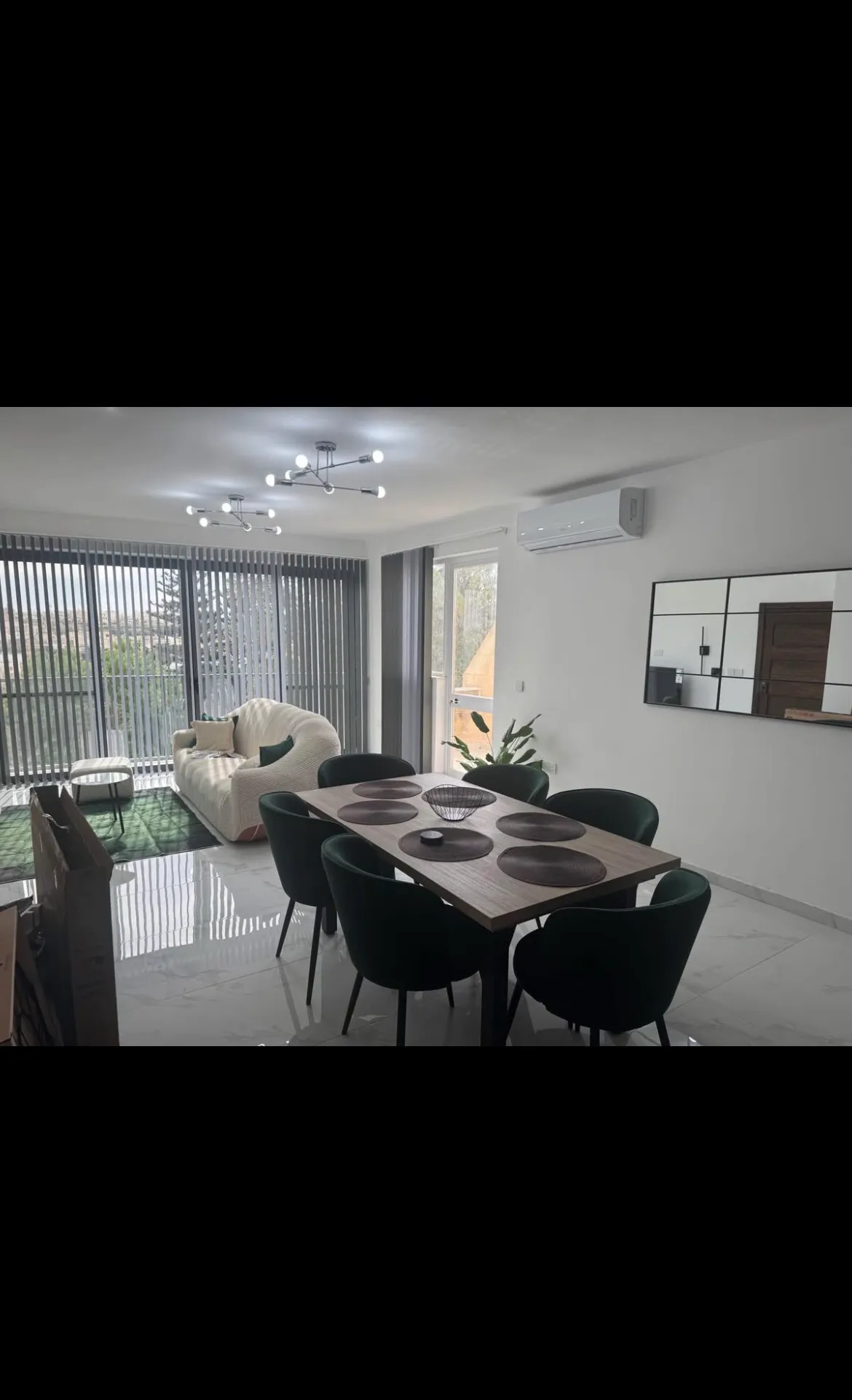 Brand new beautifully furnished apartment in the outskirts of Victoria with country views