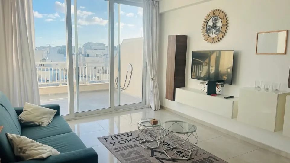 High-End Penthouse in Gzira – Direct Sea Views