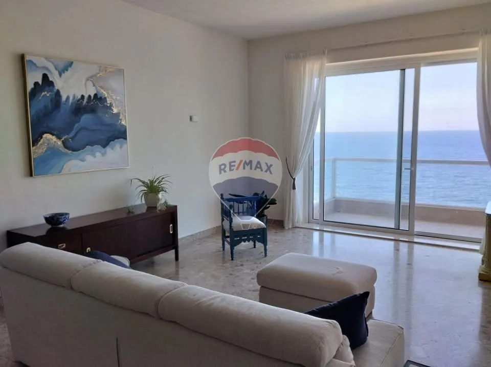 Sea Front Apartment in Sliema