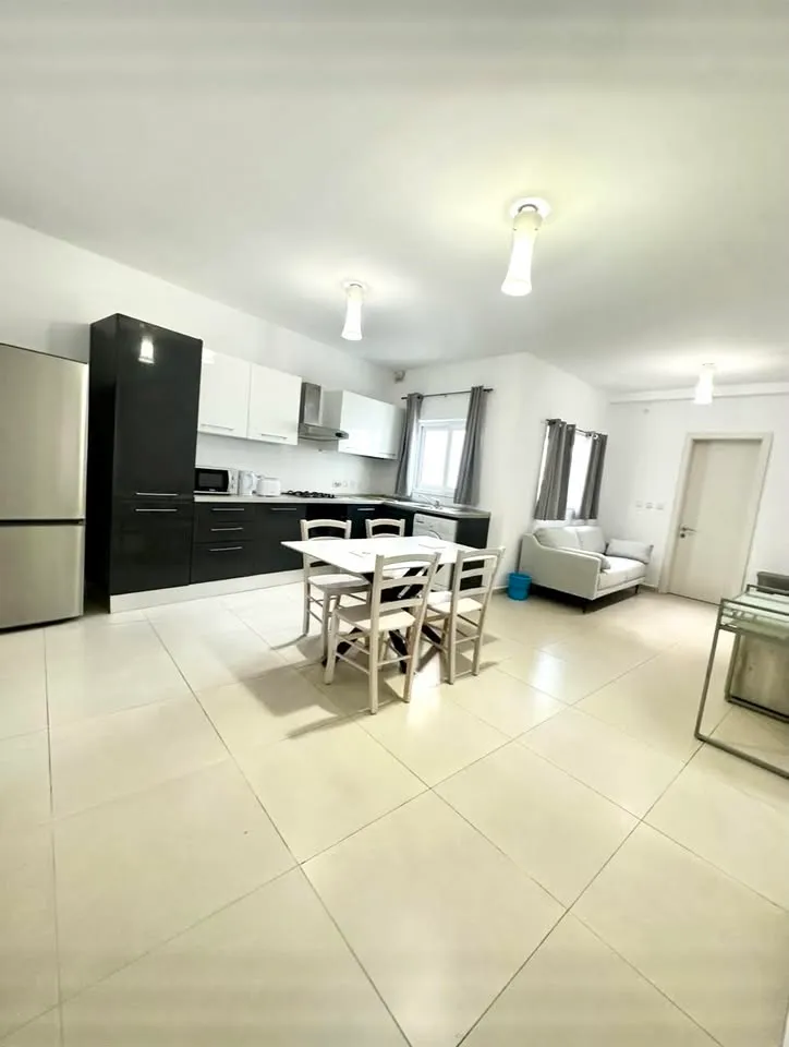 St Julians Modern Apartment