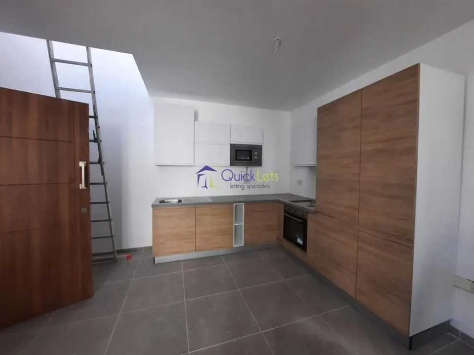 Stunning 3 Bedroom Duplex Penthouse in Sliema