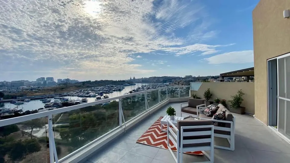 Gzira / Ta Xbiex Duplex Penthouse