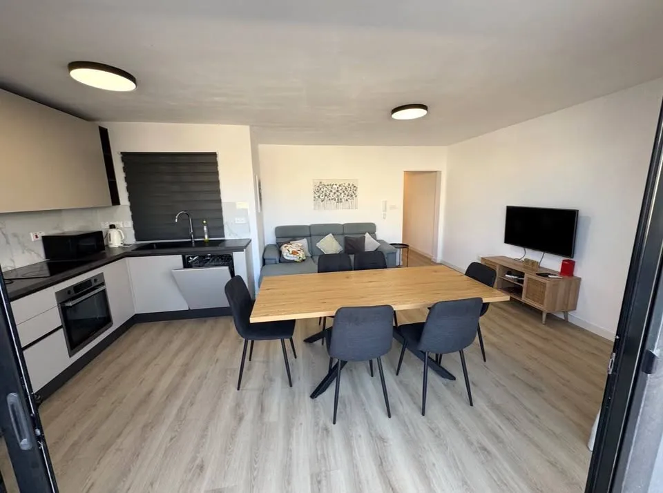 SLIEMA – EN-SUITE DOUBLE ROOM – 1 MIN FROM BALLUTA BAY