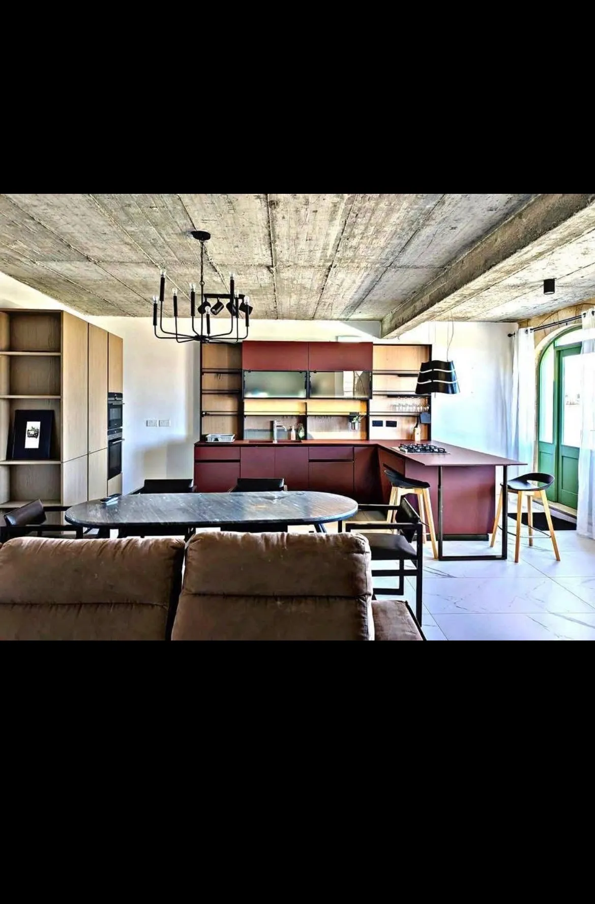 3 Bedroom House with Huge Terrace, Air Conditioning, ODZ Views