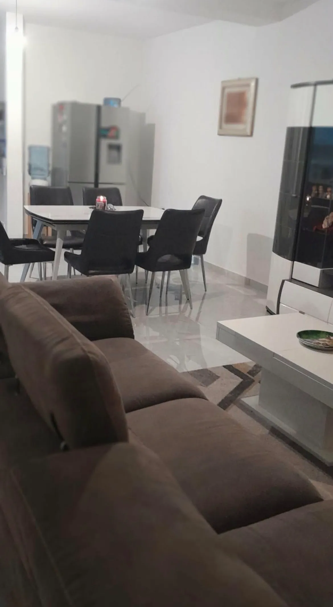3 Bedrooms Maisonette